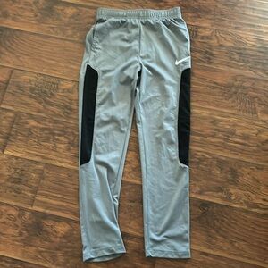 Nike boys Youth XL Dri Fit Sweats